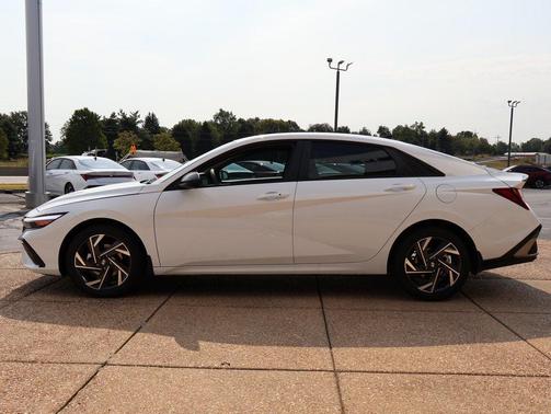 2025 Hyundai ELANTRA Sport