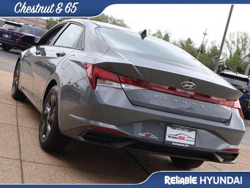 2022 Hyundai ELANTRA SEL