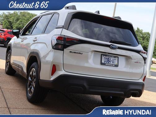 Crystal White Pearl 2025 Subaru Forester Premium