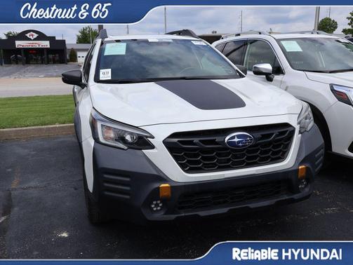 Crystal White Pearl 2023 Subaru Outback Wilderness