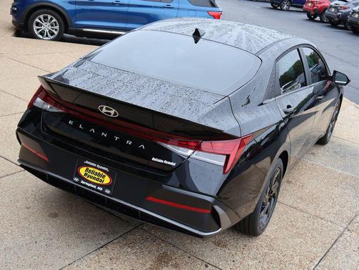Abyss Black 2026 Hyundai ELANTRA Sport