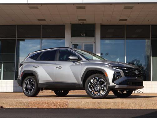 Shimmering Silver 2026 Hyundai TUCSON SEL Plus