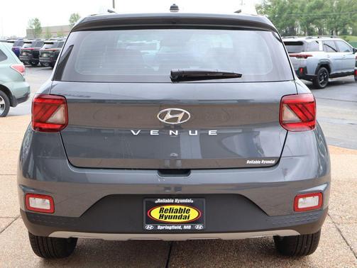 Ecotronic Gray 2026 Hyundai VENUE SEL