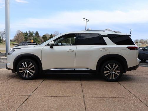 2022 Nissan Pathfinder Platinum 4WD