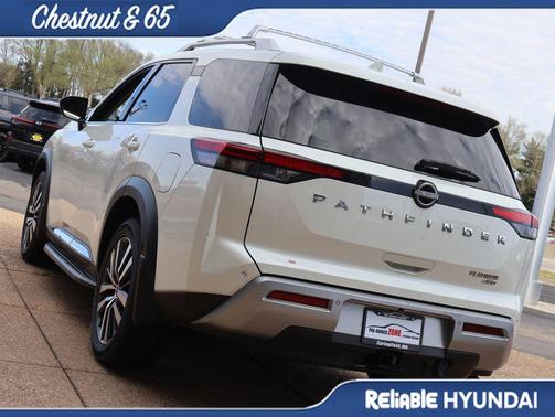 2022 Nissan Pathfinder Platinum 4WD