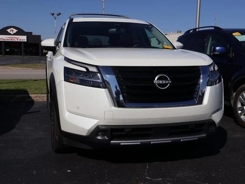 2022 Nissan Pathfinder Platinum 4WD