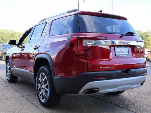 2023 GMC Acadia AWD SLT