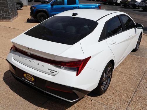 2025 Hyundai ELANTRA HEV Limited