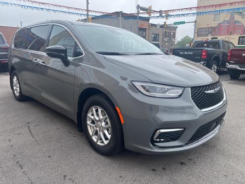 2025 Chrysler Pacifica L