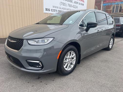 2025 Chrysler Pacifica L
