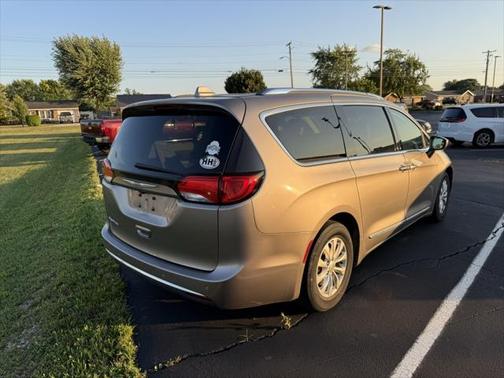 2018 Chrysler Pacifica Touring-L