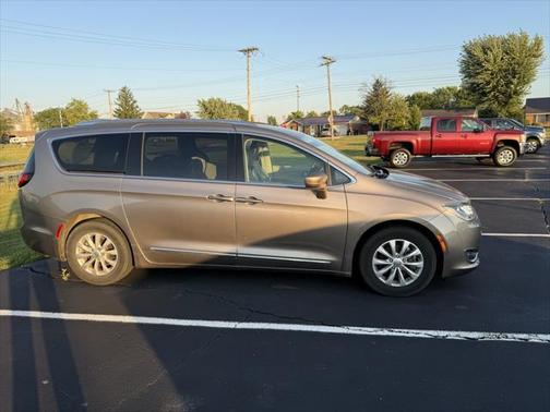2018 Chrysler Pacifica Touring-L