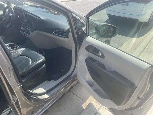 2018 Chrysler Pacifica Touring-L