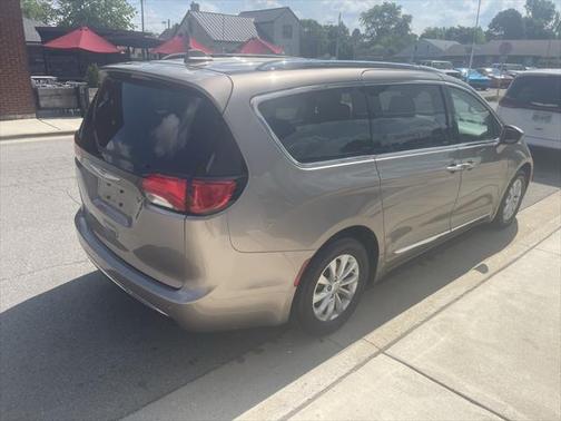 2018 Chrysler Pacifica Touring-L