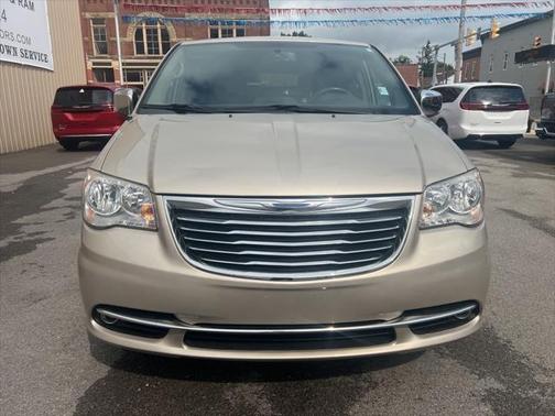 2014 Chrysler Town & Country Touring-L