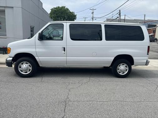 2007 Ford E350 Super Duty XL Wagon