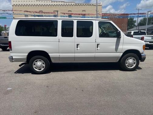2007 Ford E350 Super Duty XL Wagon