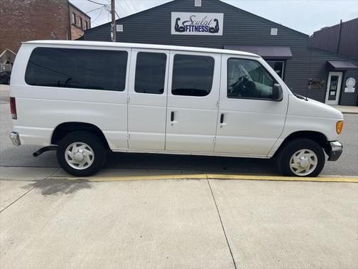 2007 Ford E350 Super Duty XL Wagon