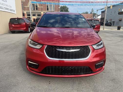 2025 Chrysler Pacifica L