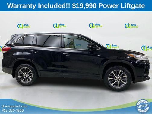 Midnight Black Metallic 2018 Toyota Highlander XLE
