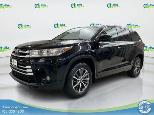 Midnight Black Metallic 2018 Toyota Highlander XLE