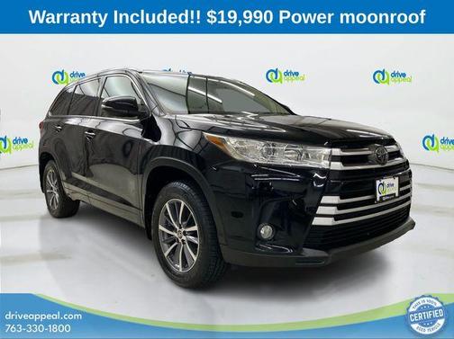 Midnight Black Metallic 2018 Toyota Highlander XLE