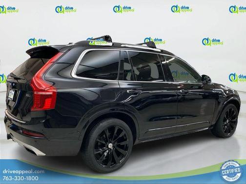 2016 Volvo XC90 T6 Momentum