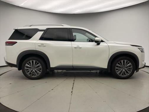 2024 Nissan Pathfinder SL 4WD