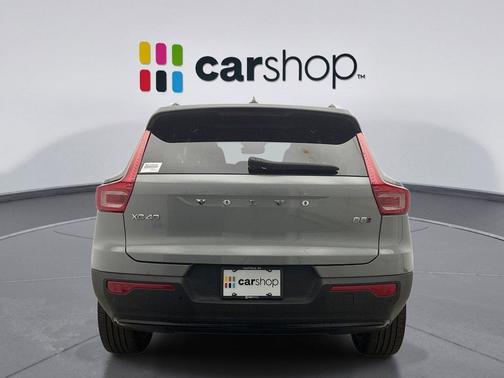 Vapour Gray 2025 Volvo XC40 B5 Plus Dark Theme