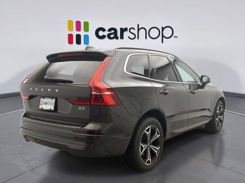 2022 Volvo XC60 B5 Momentum