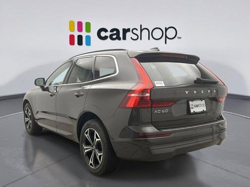 2022 Volvo XC60 B5 Momentum