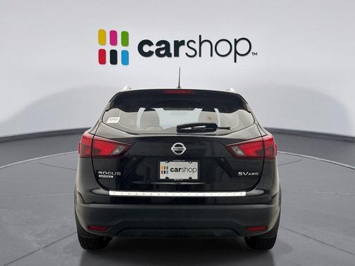 Magnetic Black 2018 Nissan Rogue Sport SV