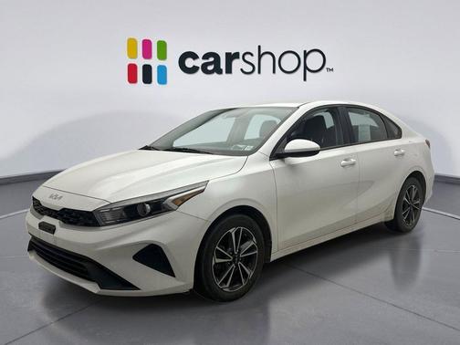Snow White Pearl 2023 Kia Forte LXS