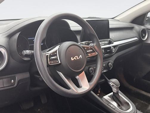 Snow White Pearl 2023 Kia Forte LXS