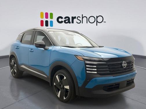 Arctic Ice Blue Metallic/Super Black 2025 Nissan Kicks SR