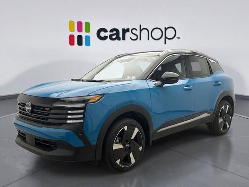 Arctic Ice Blue Metallic/Super Black 2025 Nissan Kicks SR