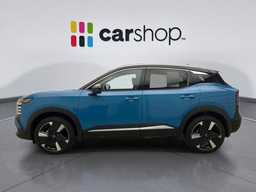 Arctic Ice Blue Metallic/Super Black 2025 Nissan Kicks SR