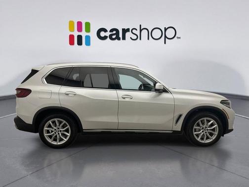 Mineral White Metallic 2021 BMW X5 xDrive40i