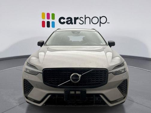 2023 Volvo XC60 B5 Plus Dark Theme