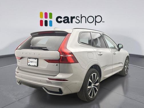 2023 Volvo XC60 B5 Plus Dark Theme
