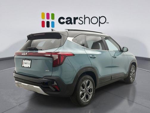 Pluton Blue/Black Roof 2024 Kia Seltos S