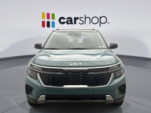 Pluton Blue/Black Roof 2024 Kia Seltos S