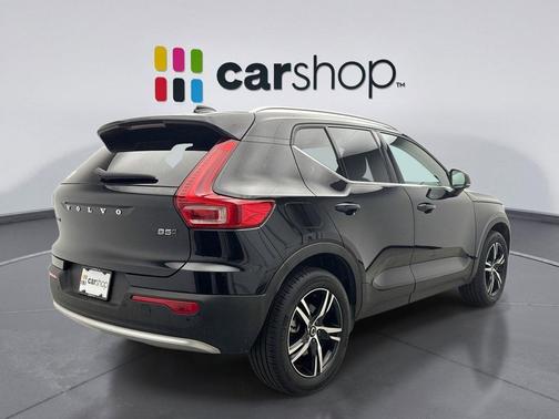 2025 Volvo XC40 B5 Core Bright Theme