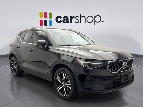 2025 Volvo XC40 B5 Core Bright Theme