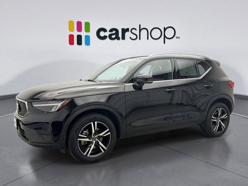 2025 Volvo XC40 B5 Core Bright Theme