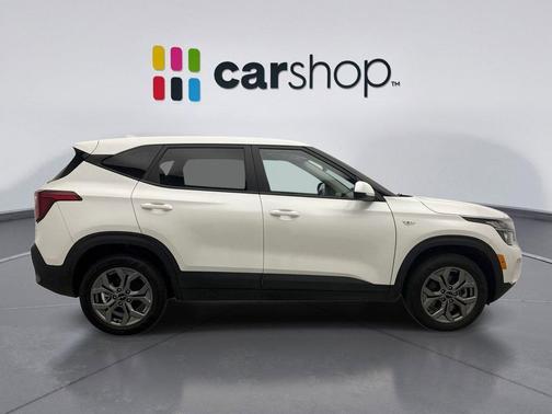 Snow White Pearl 2025 Kia Seltos LX