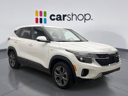 Snow White Pearl 2025 Kia Seltos LX