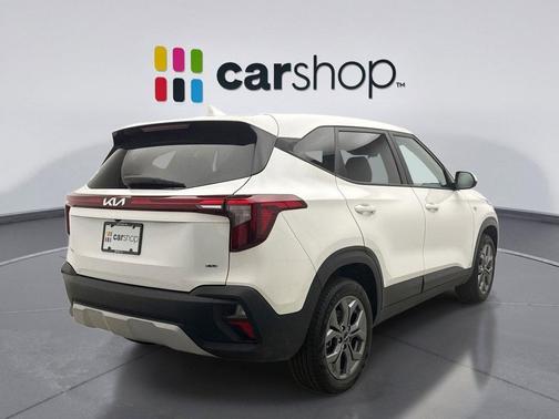 Snow White Pearl 2025 Kia Seltos LX