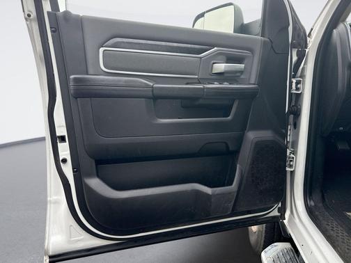 2019 RAM 2500 Big Horn Crew Cab 4x4 6'4' Box