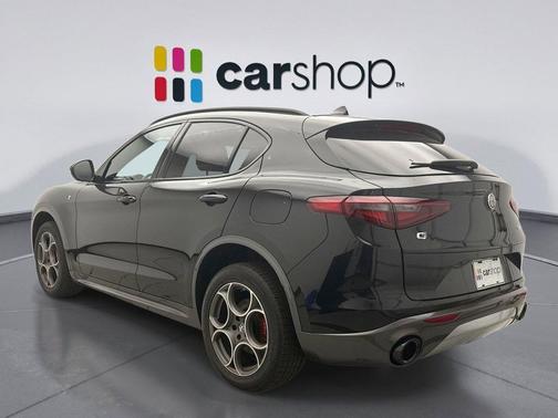 Vulcano Black Metallic 2022 Alfa Romeo Stelvio Ti
